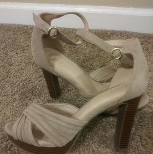 Wedge heels